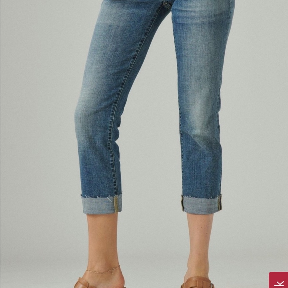 Lucky Brand “sweet n crop” jeans size 6/28